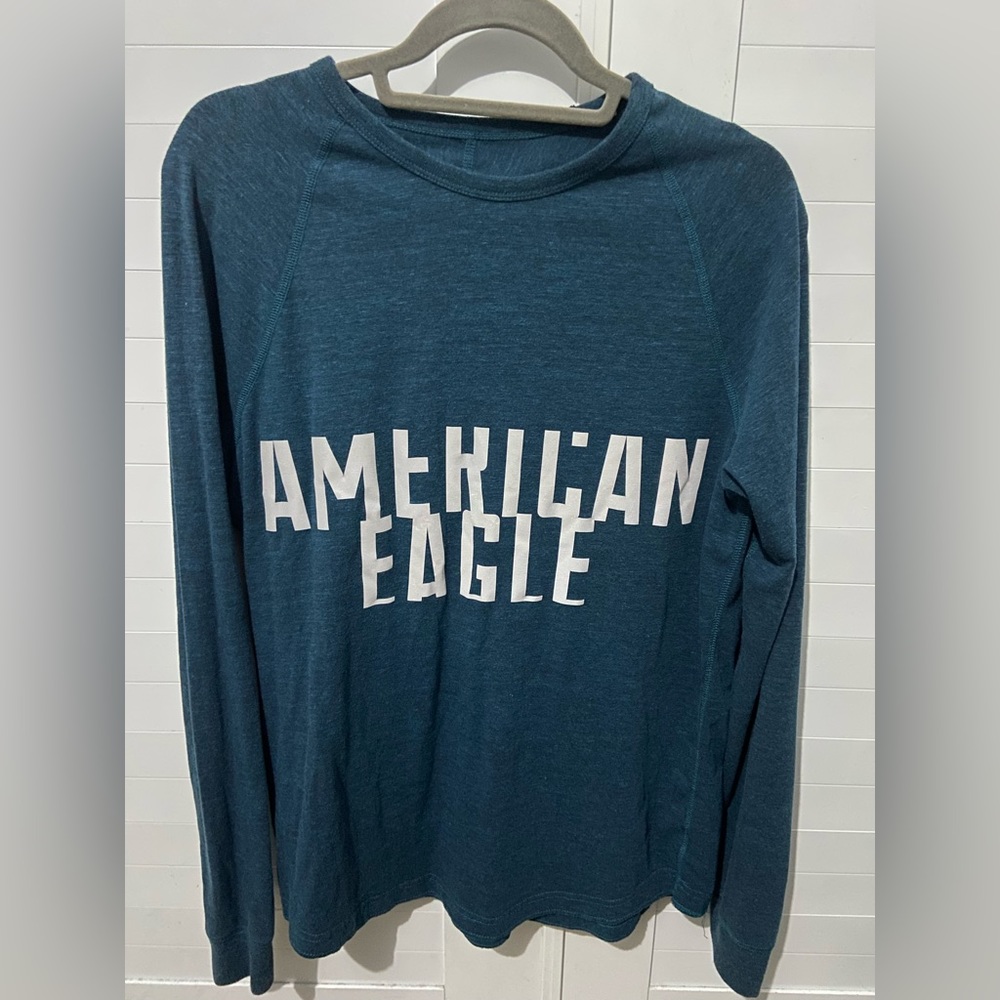 American Eagle Long Sleeve T-Shirt